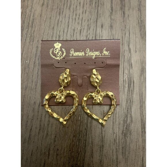 Premier Designs Hammered Gold Tone Heart Dangle Earrings - Picture 2 of 3
